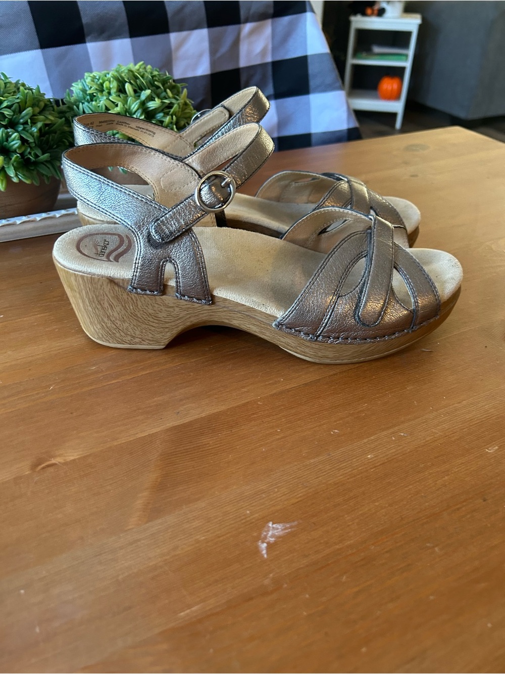 DANSKO - SEASON GRAPHITE
NAPPA SANDAL SIZE 42 US 11.5